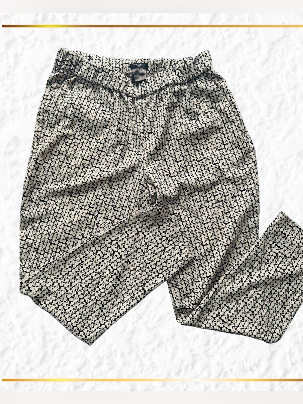 Ann Taylor Black & Cream Geometric Print Joggers